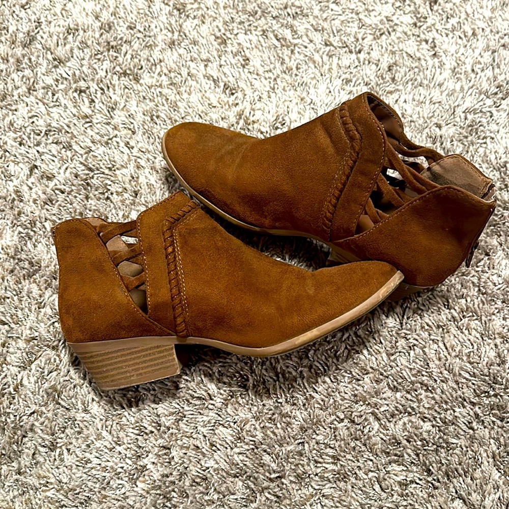 Warm Brown Women’s Suede Bootie